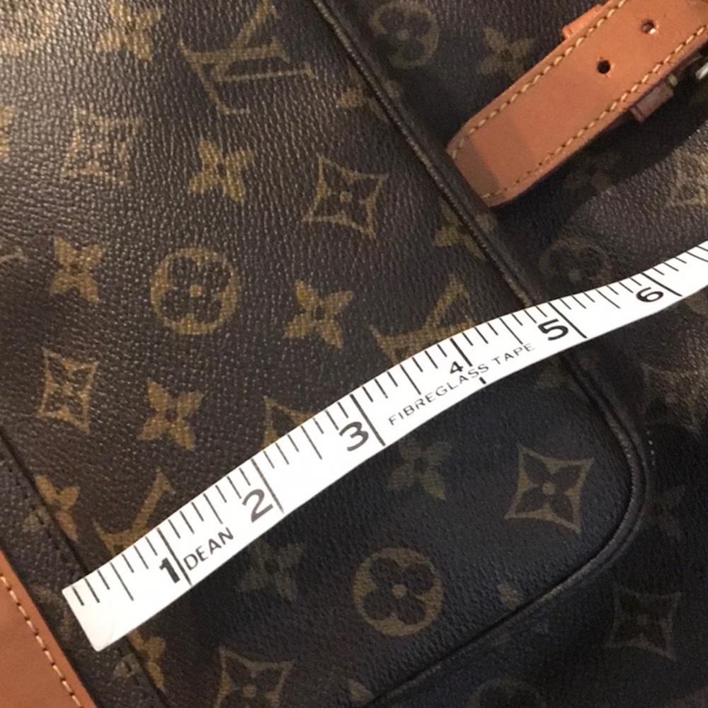 LOUIS VUITTON UNISEX BACK-PAC W/ADJUSTABLE SHOULDER STRAPS & OUTSIDE ZIP STORAGE - Picture 16 of 16